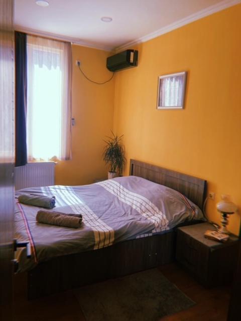 Home Away Home In Heart Of Tbilisi Exterior photo