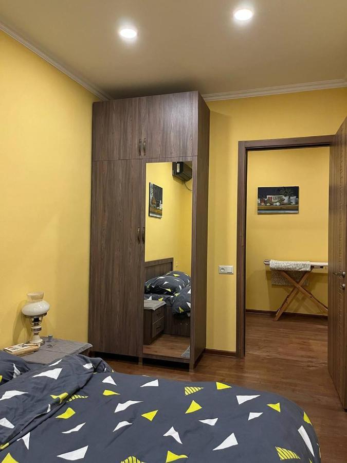 Home Away Home In Heart Of Tbilisi Exterior photo